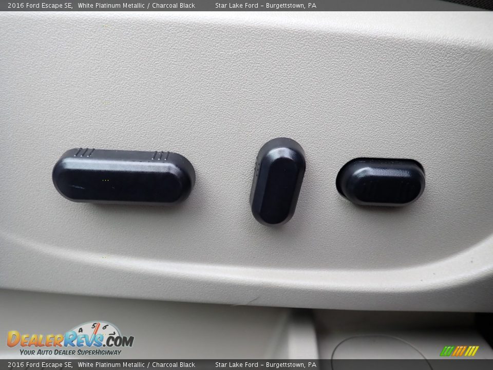 2016 Ford Escape SE White Platinum Metallic / Charcoal Black Photo #16