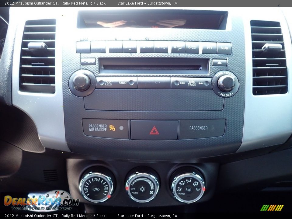 Controls of 2012 Mitsubishi Outlander GT Photo #19