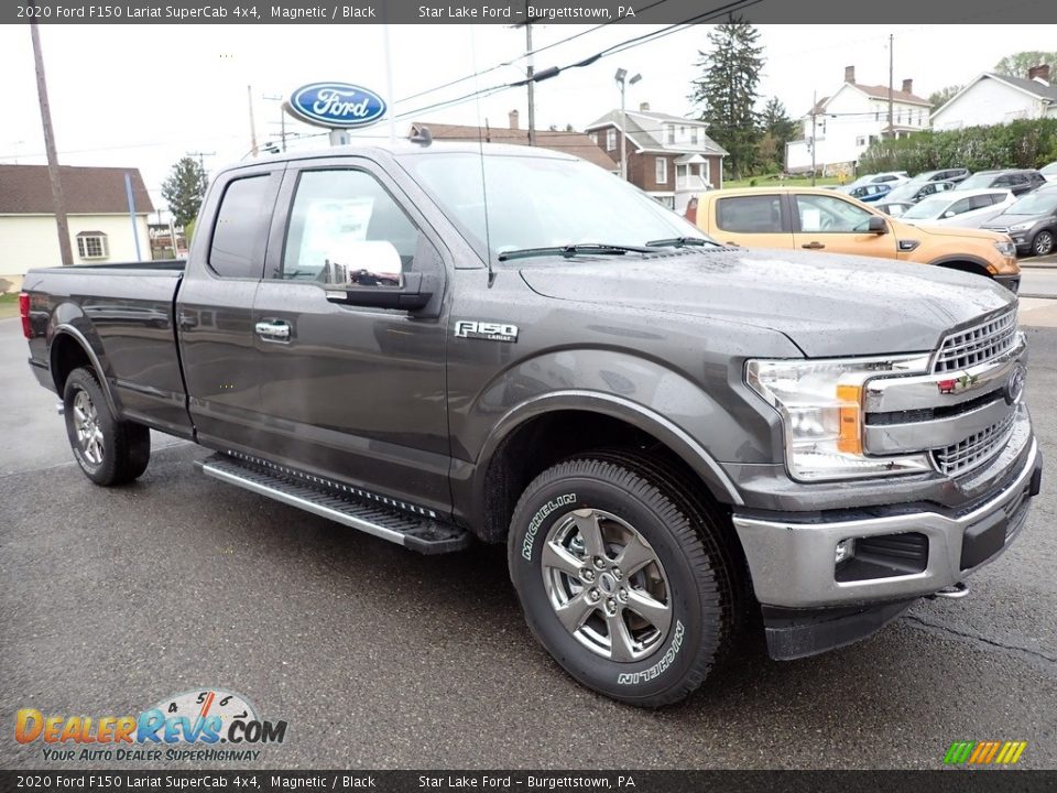 Front 3/4 View of 2020 Ford F150 Lariat SuperCab 4x4 Photo #8