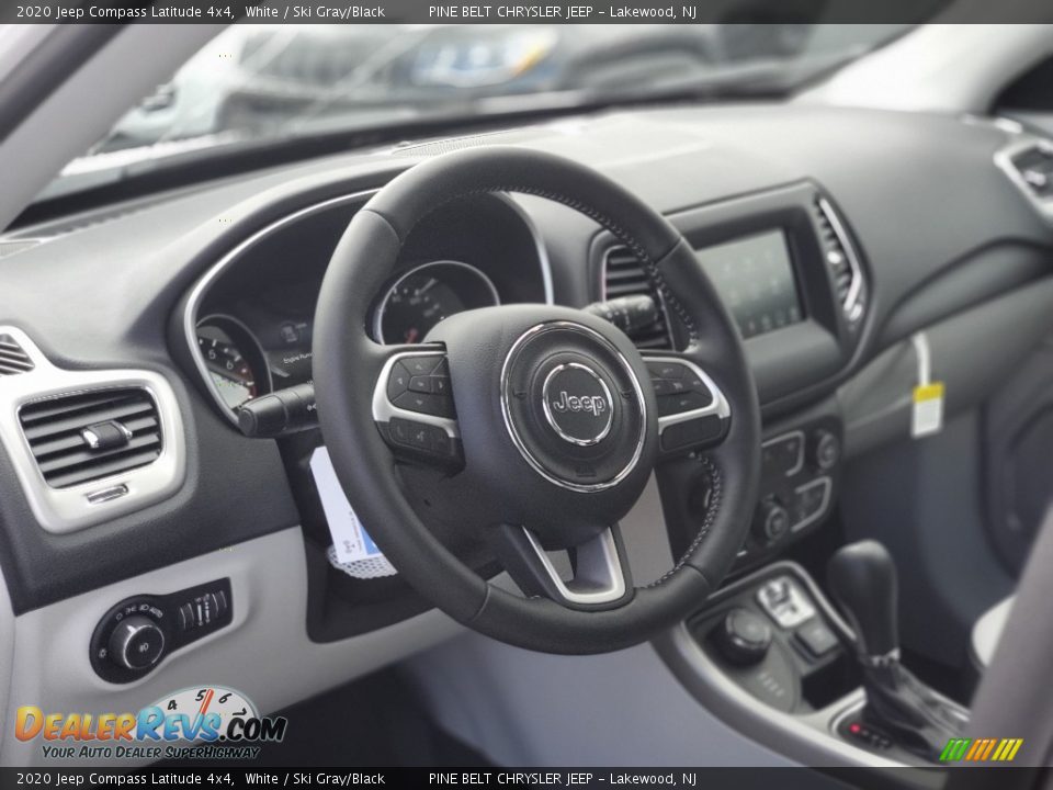 2020 Jeep Compass Latitude 4x4 White / Ski Gray/Black Photo #9
