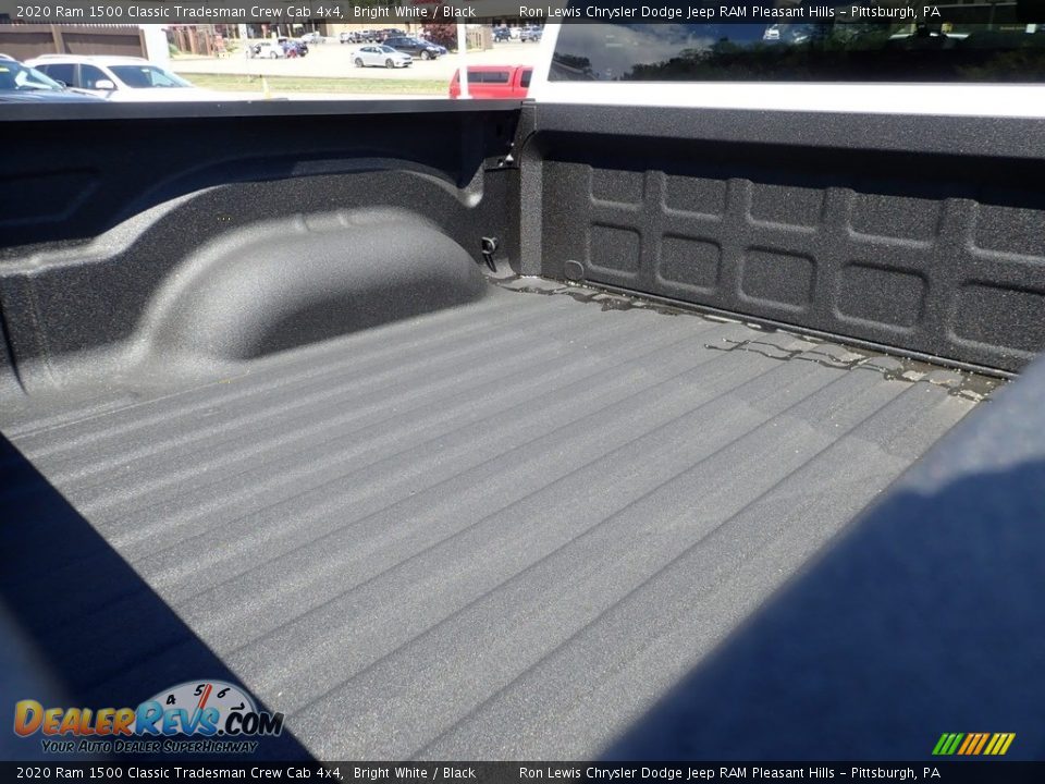 2020 Ram 1500 Classic Tradesman Crew Cab 4x4 Bright White / Black Photo #10