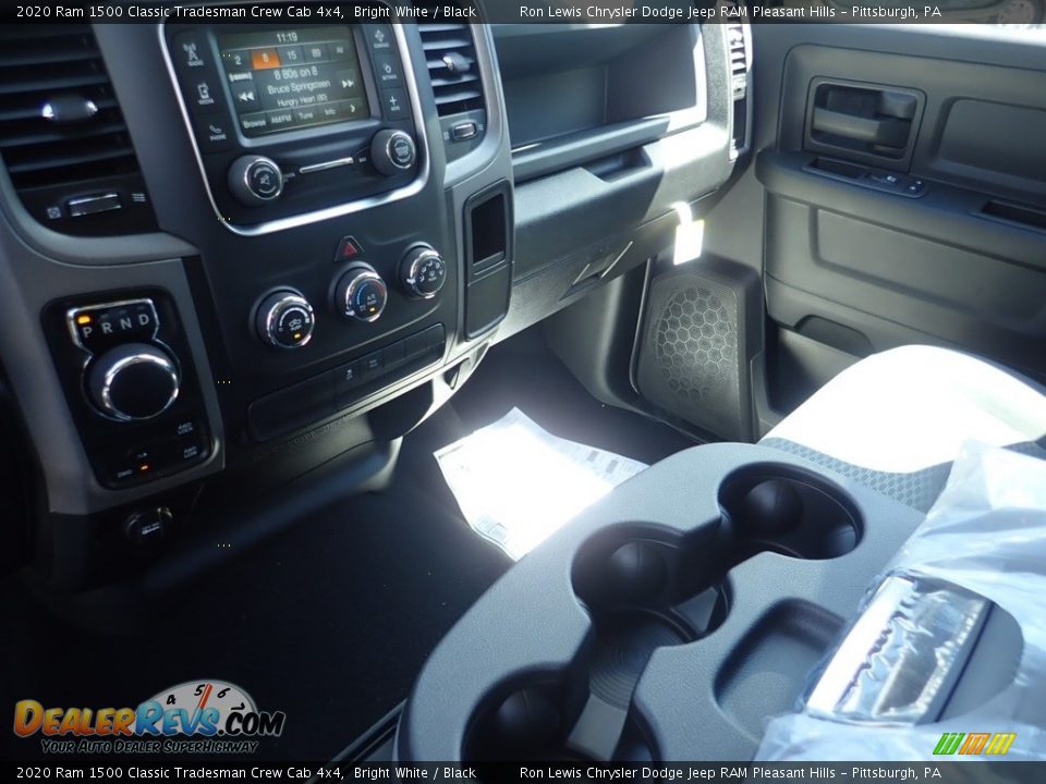 2020 Ram 1500 Classic Tradesman Crew Cab 4x4 Bright White / Black Photo #18