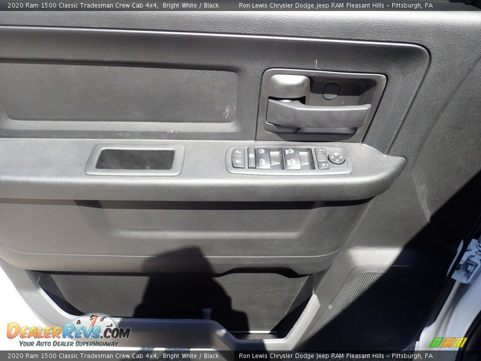 2020 Ram 1500 Classic Tradesman Crew Cab 4x4 Bright White / Black Photo #20
