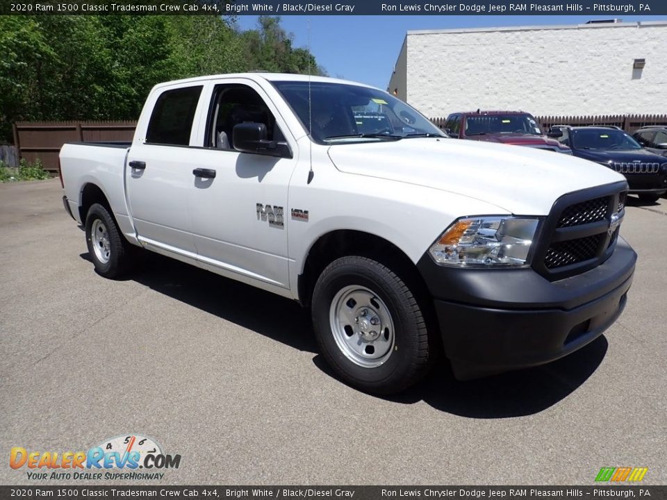 Front 3/4 View of 2020 Ram 1500 Classic Tradesman Crew Cab 4x4 Photo #3