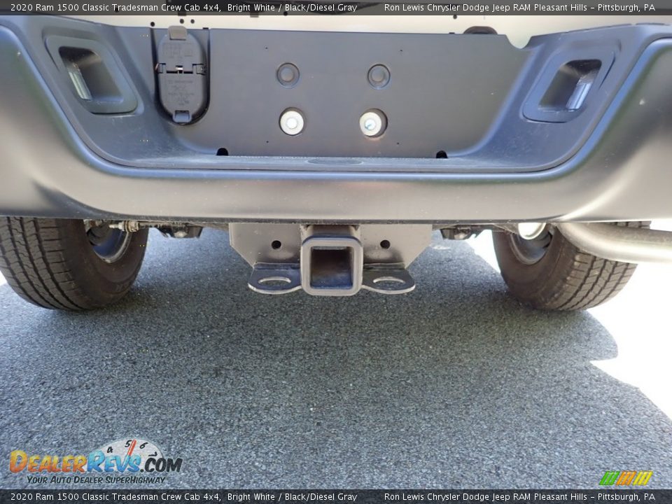 2020 Ram 1500 Classic Tradesman Crew Cab 4x4 Bright White / Black/Diesel Gray Photo #9
