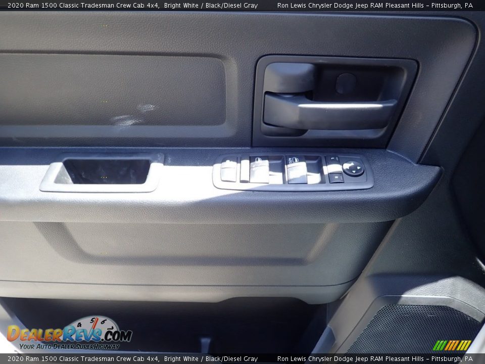 2020 Ram 1500 Classic Tradesman Crew Cab 4x4 Bright White / Black/Diesel Gray Photo #11