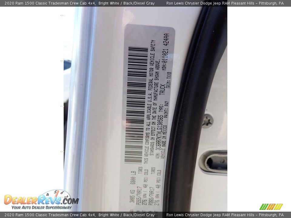 2020 Ram 1500 Classic Tradesman Crew Cab 4x4 Bright White / Black/Diesel Gray Photo #20