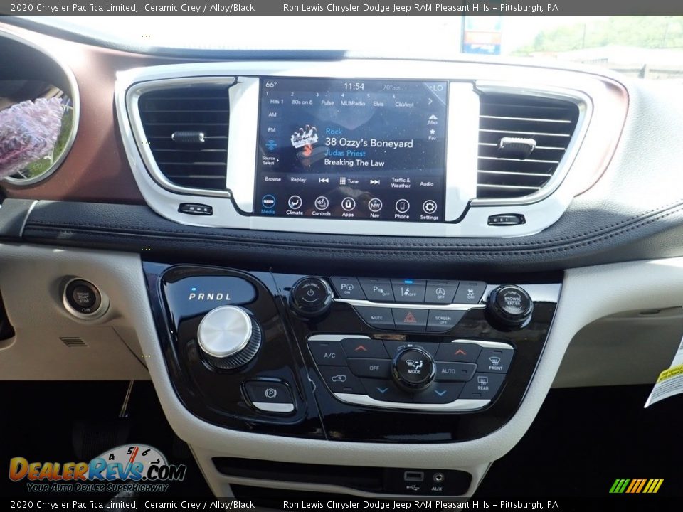 2020 Chrysler Pacifica Limited Ceramic Grey / Alloy/Black Photo #17