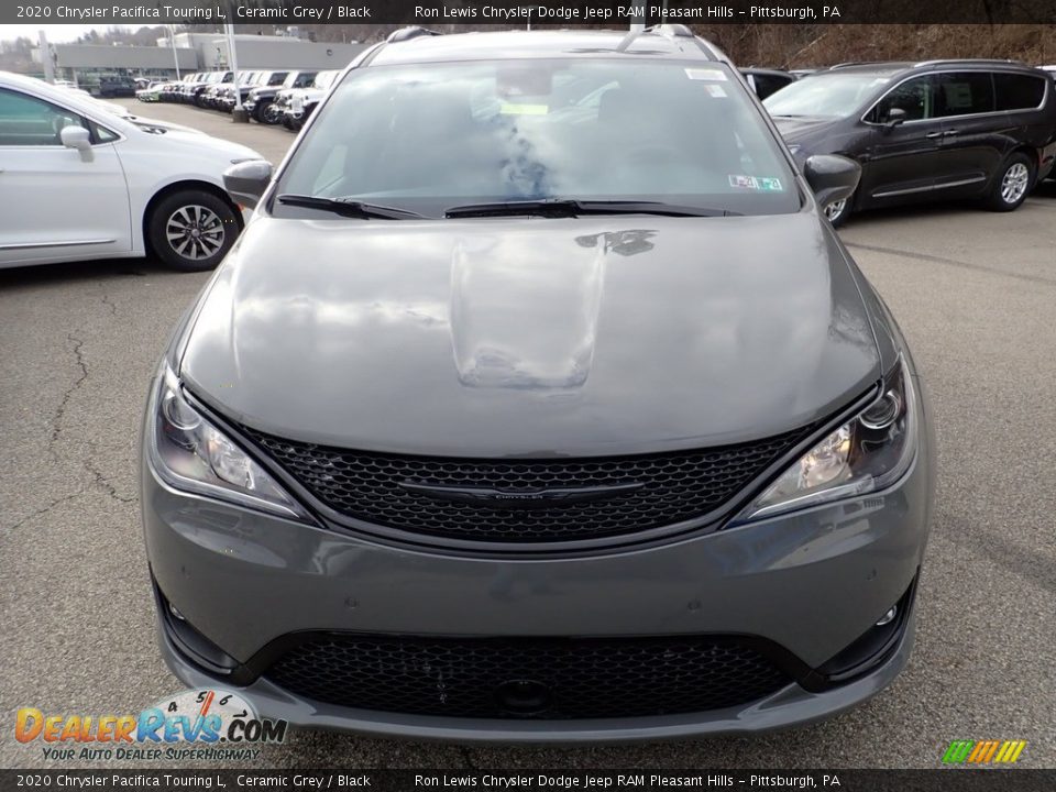 2020 Chrysler Pacifica Touring L Ceramic Grey / Black Photo #2