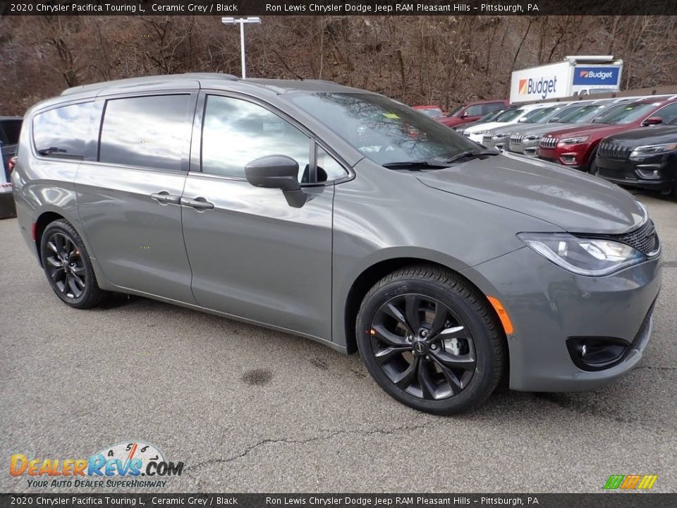 2020 Chrysler Pacifica Touring L Ceramic Grey / Black Photo #3