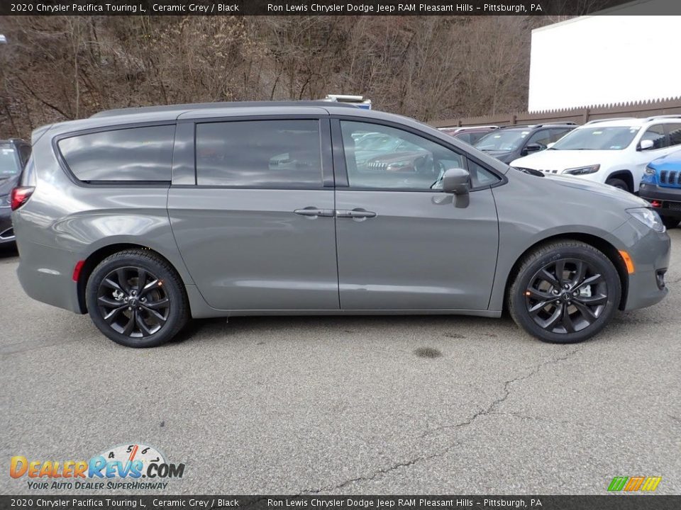 2020 Chrysler Pacifica Touring L Ceramic Grey / Black Photo #4