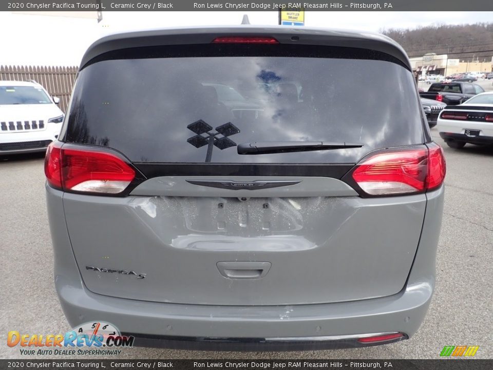 2020 Chrysler Pacifica Touring L Ceramic Grey / Black Photo #10