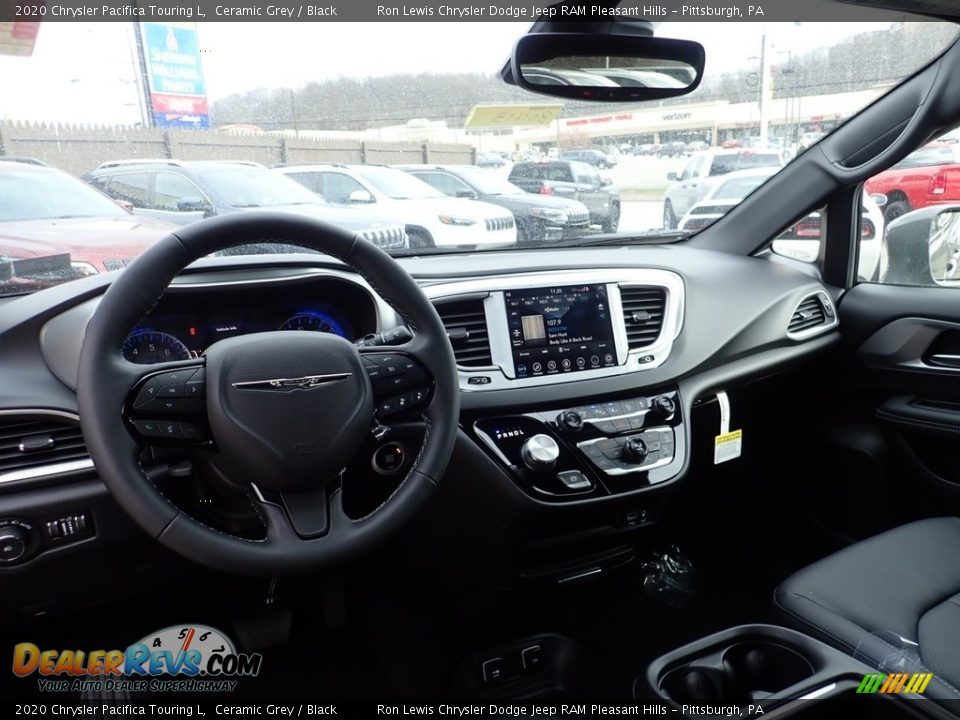 2020 Chrysler Pacifica Touring L Ceramic Grey / Black Photo #12