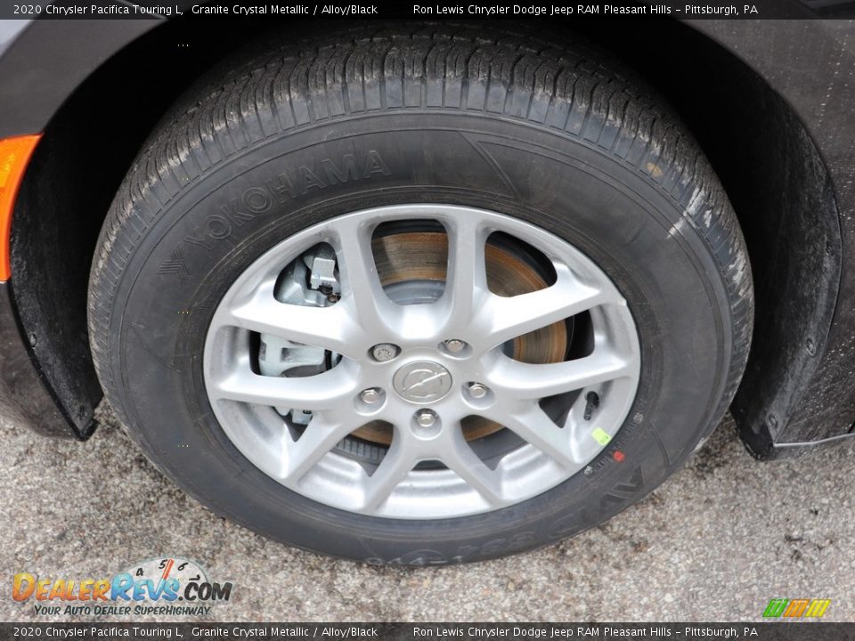 2020 Chrysler Pacifica Touring L Granite Crystal Metallic / Alloy/Black Photo #10