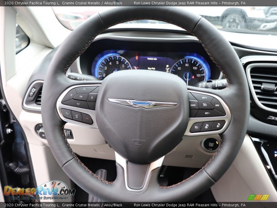 2020 Chrysler Pacifica Touring L Granite Crystal Metallic / Alloy/Black Photo #18