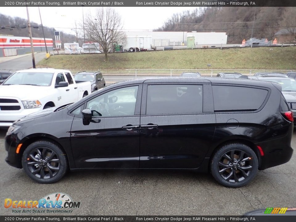 2020 Chrysler Pacifica Touring Brilliant Black Crystal Pearl / Black Photo #6