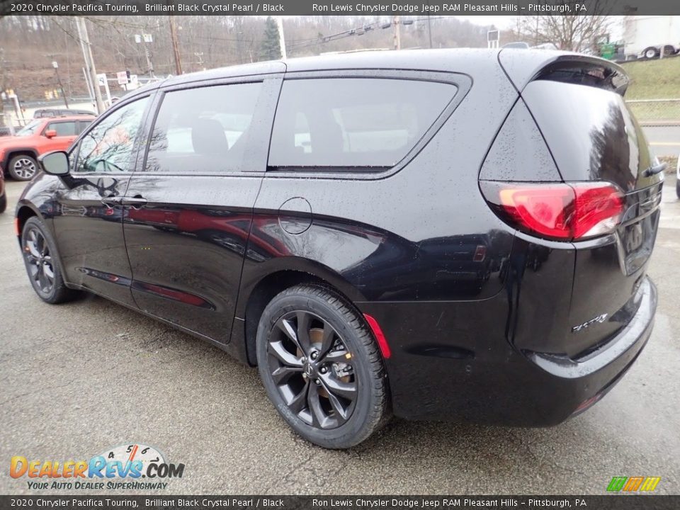 2020 Chrysler Pacifica Touring Brilliant Black Crystal Pearl / Black Photo #7