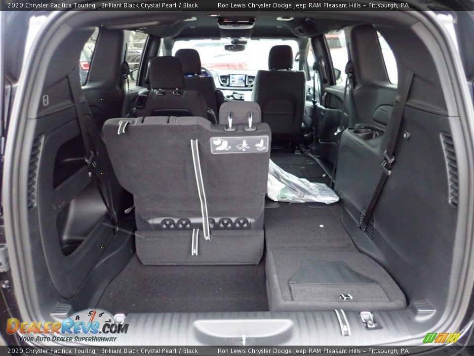 2020 Chrysler Pacifica Touring Brilliant Black Crystal Pearl / Black Photo #8