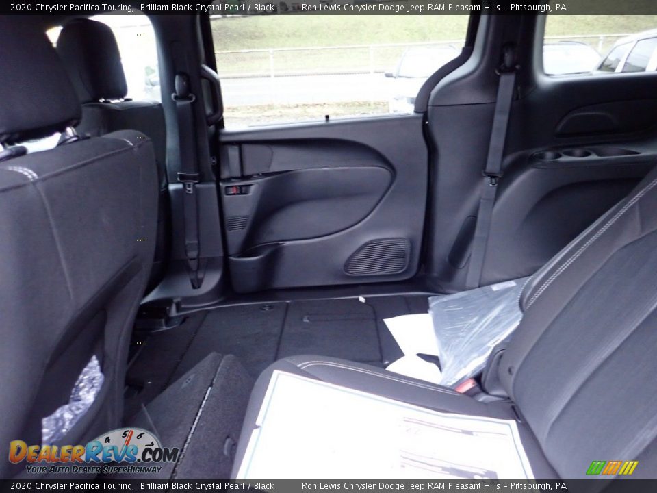 2020 Chrysler Pacifica Touring Brilliant Black Crystal Pearl / Black Photo #14