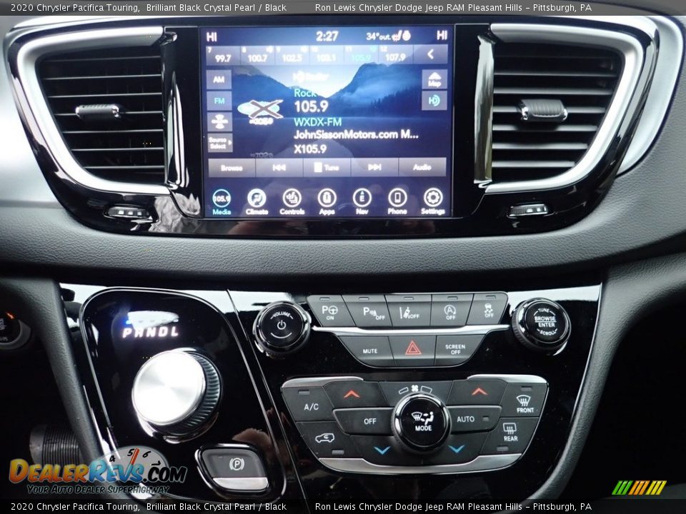 2020 Chrysler Pacifica Touring Brilliant Black Crystal Pearl / Black Photo #18