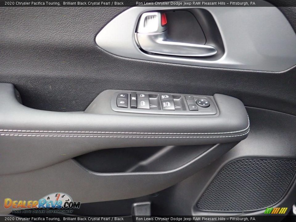 2020 Chrysler Pacifica Touring Brilliant Black Crystal Pearl / Black Photo #20