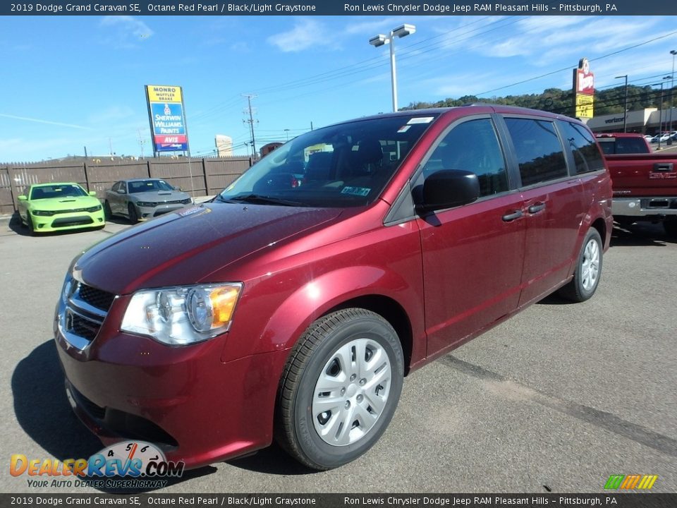 2019 Dodge Grand Caravan SE Octane Red Pearl / Black/Light Graystone Photo #1