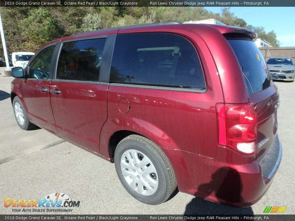 2019 Dodge Grand Caravan SE Octane Red Pearl / Black/Light Graystone Photo #3