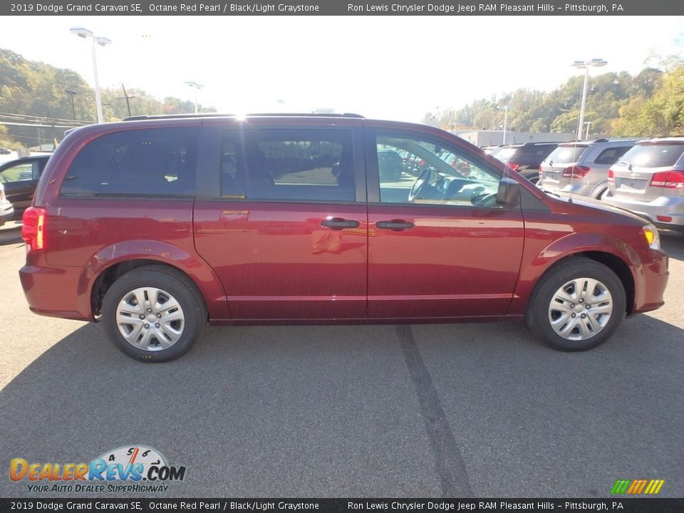 2019 Dodge Grand Caravan SE Octane Red Pearl / Black/Light Graystone Photo #7