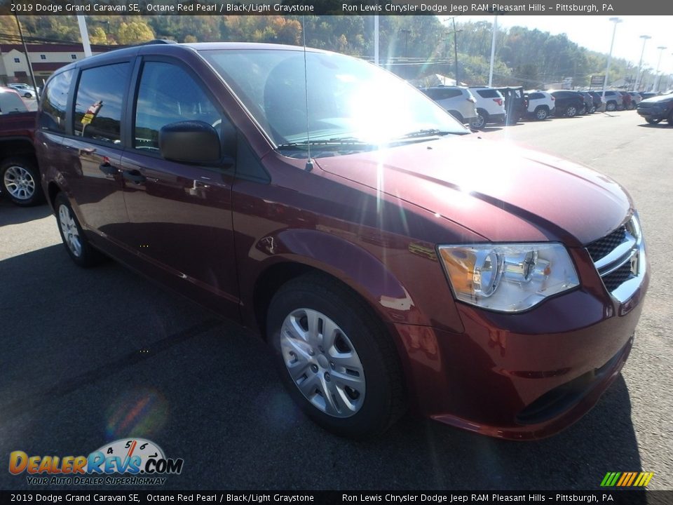 2019 Dodge Grand Caravan SE Octane Red Pearl / Black/Light Graystone Photo #8