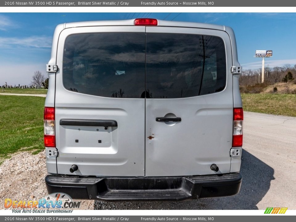 2016 Nissan NV 3500 HD S Passenger Brilliant Silver Metallic / Gray Photo #4