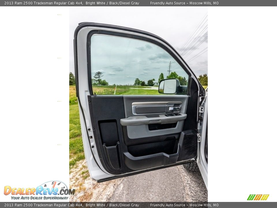 2013 Ram 2500 Tradesman Regular Cab 4x4 Bright White / Black/Diesel Gray Photo #26