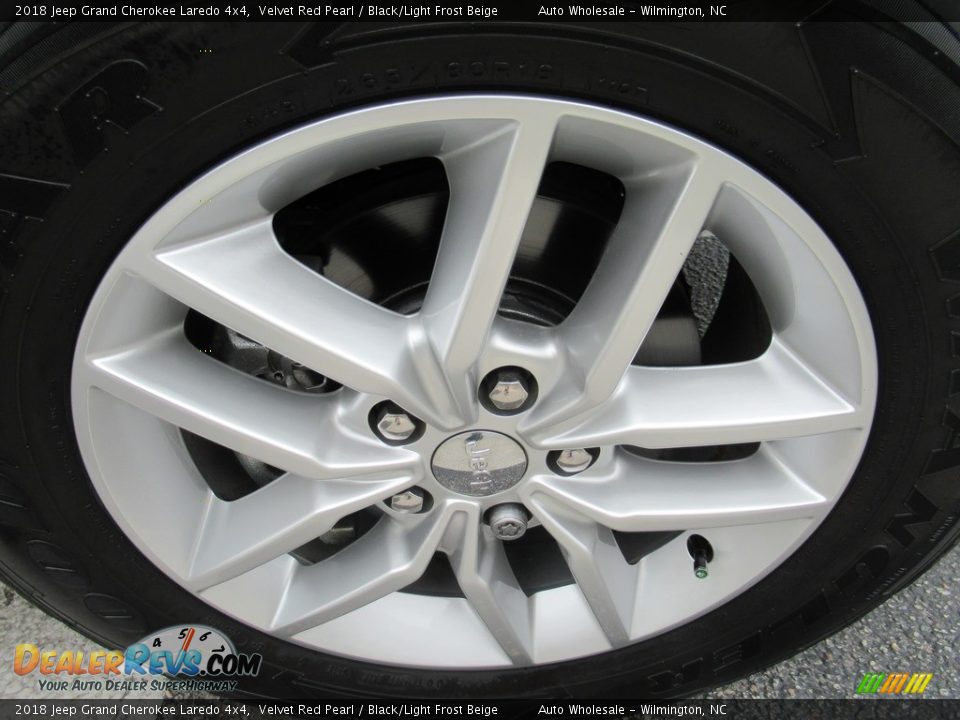 2018 Jeep Grand Cherokee Laredo 4x4 Velvet Red Pearl / Black/Light Frost Beige Photo #7