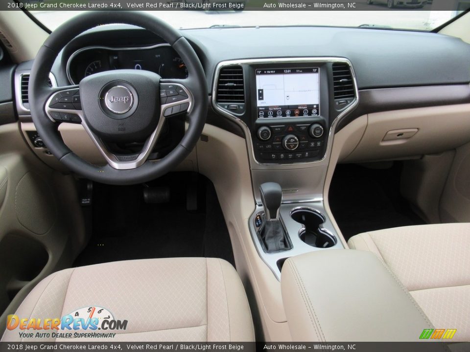 2018 Jeep Grand Cherokee Laredo 4x4 Velvet Red Pearl / Black/Light Frost Beige Photo #14