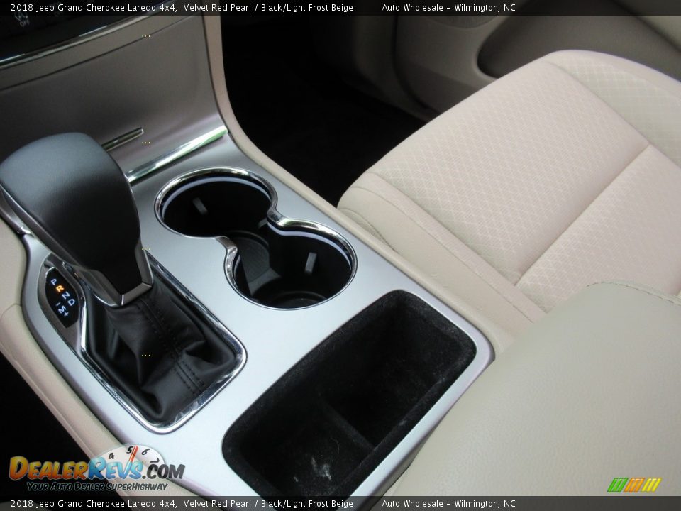 2018 Jeep Grand Cherokee Laredo 4x4 Velvet Red Pearl / Black/Light Frost Beige Photo #18