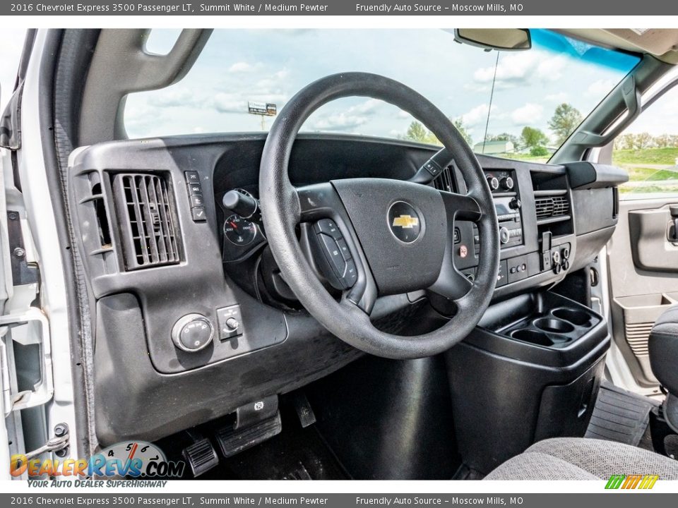 Dashboard of 2016 Chevrolet Express 3500 Passenger LT Photo #12