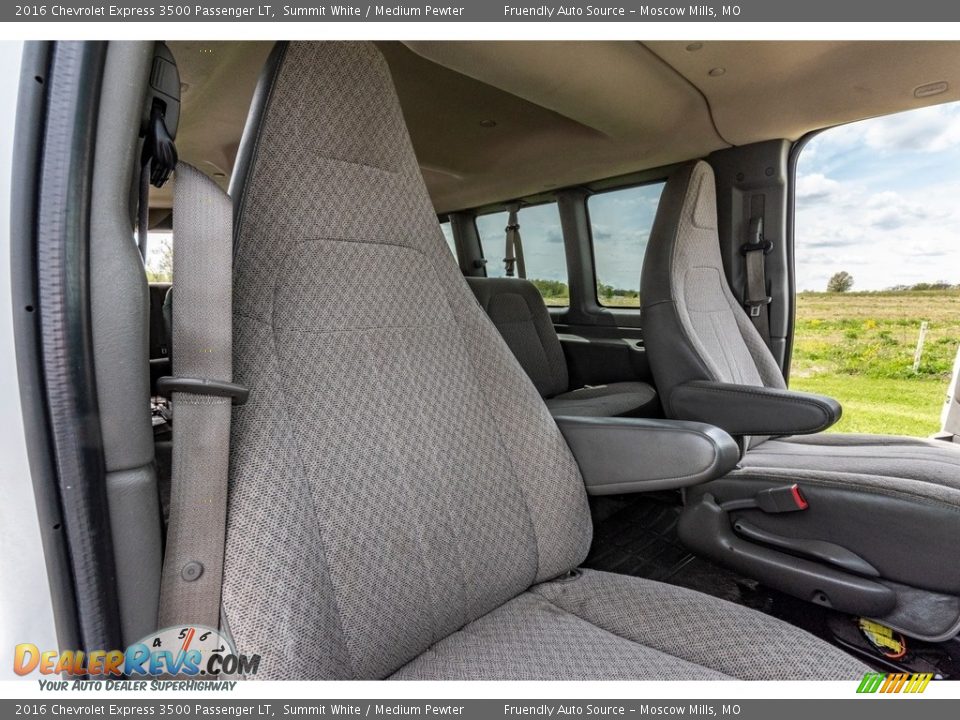 2016 Chevrolet Express 3500 Passenger LT Summit White / Medium Pewter Photo #31