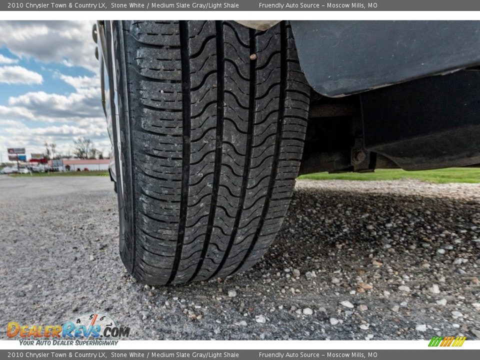 2010 Chrysler Town & Country LX Stone White / Medium Slate Gray/Light Shale Photo #31