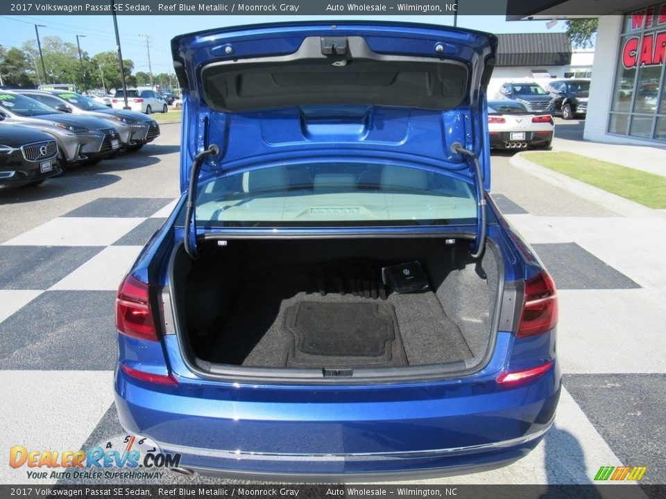2017 Volkswagen Passat SE Sedan Reef Blue Metallic / Moonrock Gray Photo #5