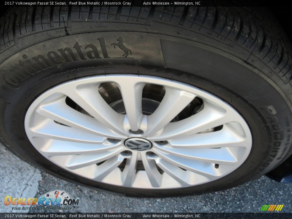 2017 Volkswagen Passat SE Sedan Reef Blue Metallic / Moonrock Gray Photo #7
