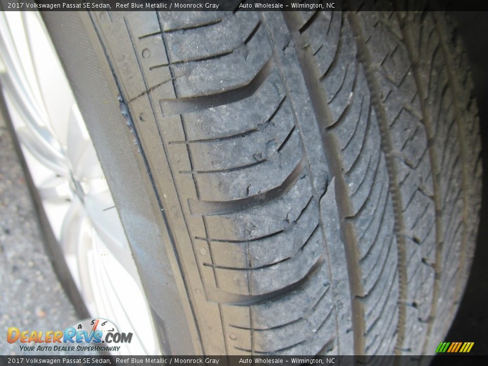 2017 Volkswagen Passat SE Sedan Reef Blue Metallic / Moonrock Gray Photo #8