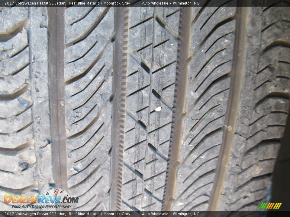 2017 Volkswagen Passat SE Sedan Reef Blue Metallic / Moonrock Gray Photo #9