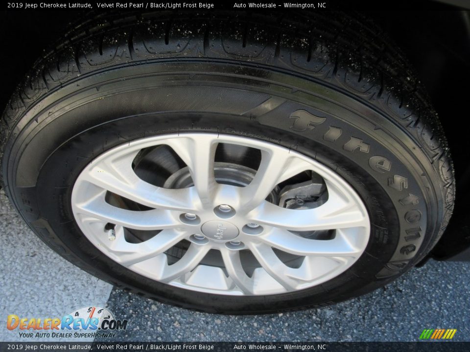 2019 Jeep Cherokee Latitude Velvet Red Pearl / Black/Light Frost Beige Photo #7