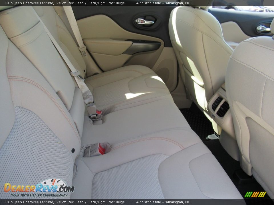 2019 Jeep Cherokee Latitude Velvet Red Pearl / Black/Light Frost Beige Photo #14