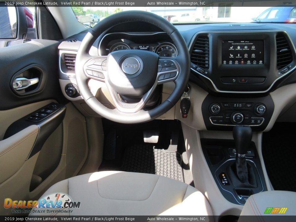 2019 Jeep Cherokee Latitude Velvet Red Pearl / Black/Light Frost Beige Photo #15
