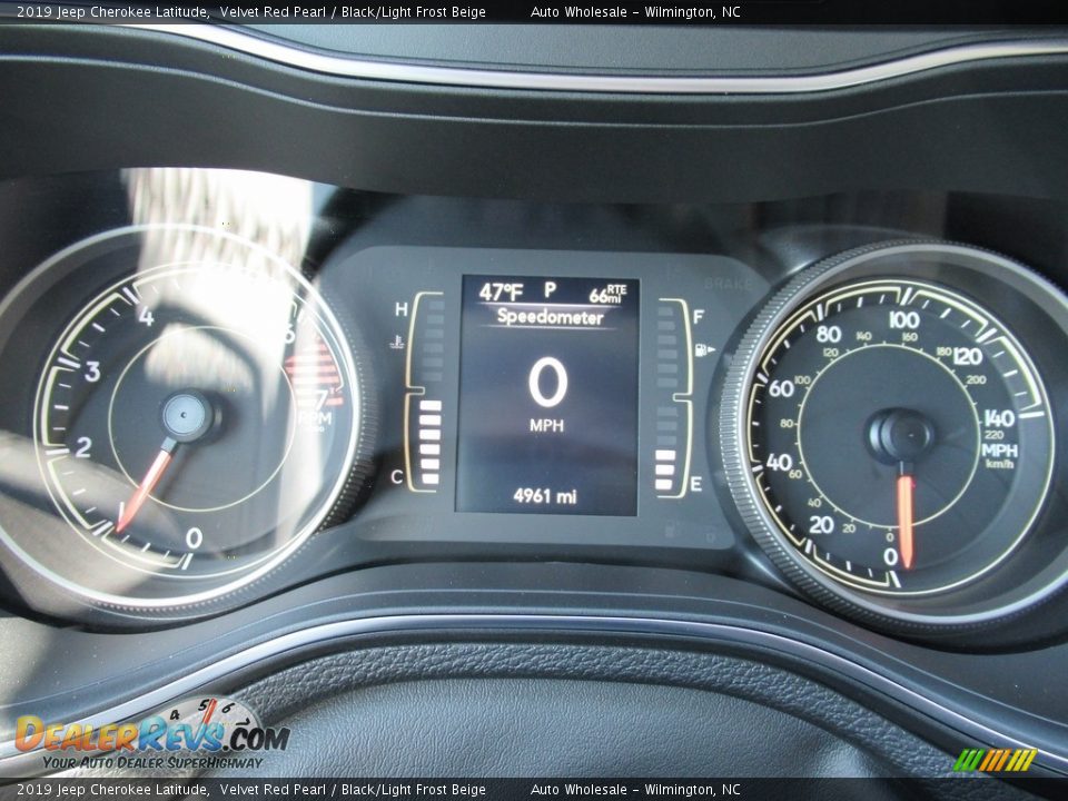 2019 Jeep Cherokee Latitude Velvet Red Pearl / Black/Light Frost Beige Photo #16