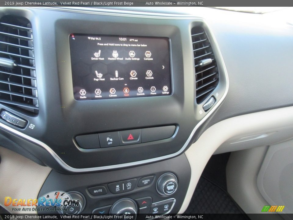 2019 Jeep Cherokee Latitude Velvet Red Pearl / Black/Light Frost Beige Photo #17