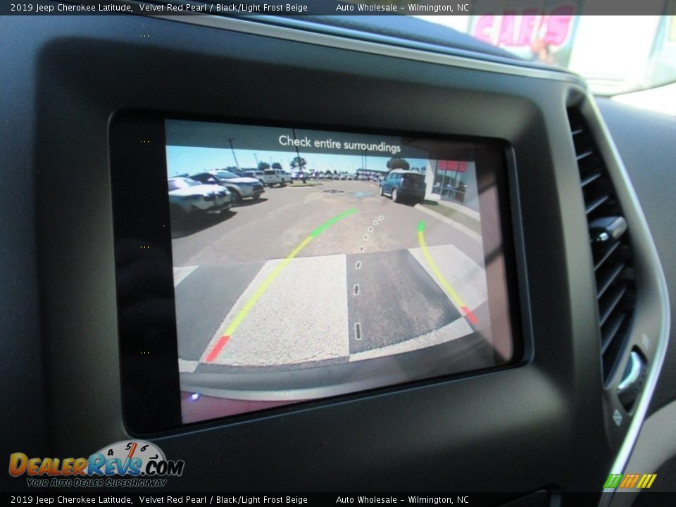 2019 Jeep Cherokee Latitude Velvet Red Pearl / Black/Light Frost Beige Photo #18