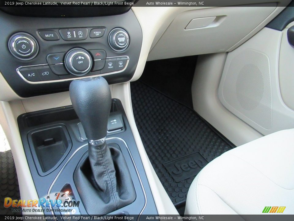 2019 Jeep Cherokee Latitude Velvet Red Pearl / Black/Light Frost Beige Photo #19