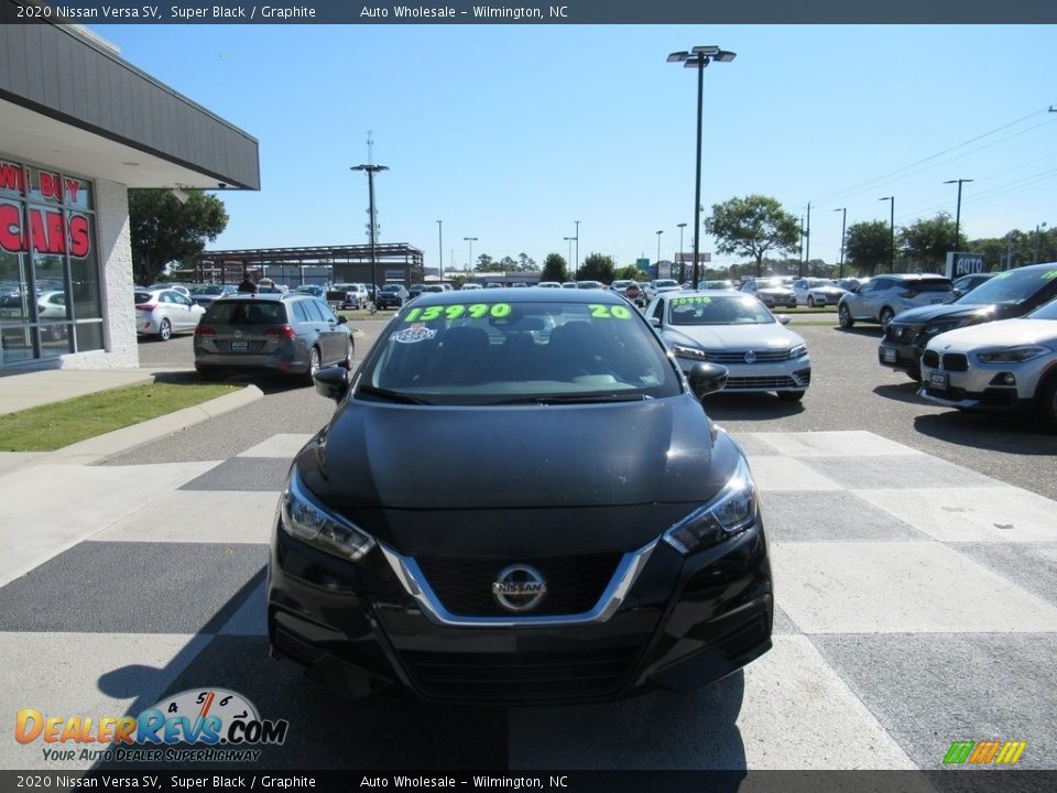 2020 Nissan Versa SV Super Black / Graphite Photo #2