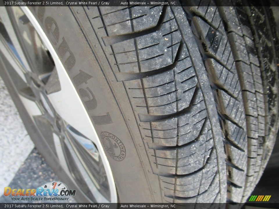 2017 Subaru Forester 2.5i Limited Crystal White Pearl / Gray Photo #8